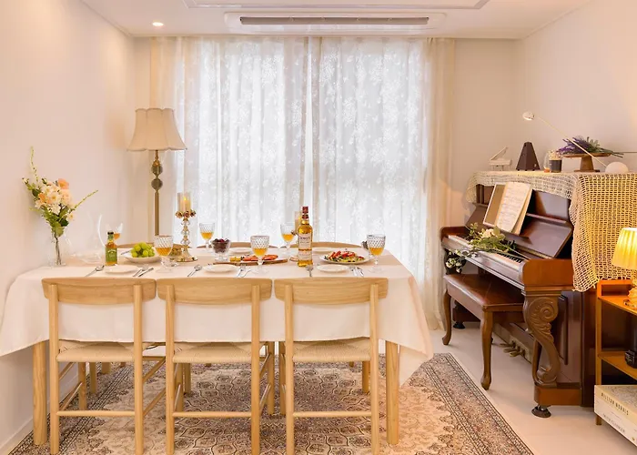 Classic Brand New 3br 3 Min To Station 10 Min To Gangnam Seongsu Jamsil Apartment *
