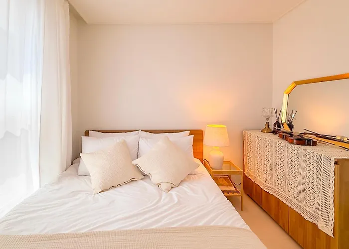 Classic Brand New 3br 3 Min To Station 10 Min To Gangnam Seongsu Jamsil Apartment *